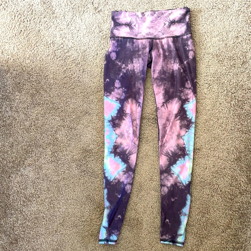 Teeki leggings. Recycled material plus spandex. XS